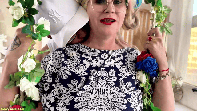 Cool mature mother with beautiful big tits gave it to a black guy in the ass