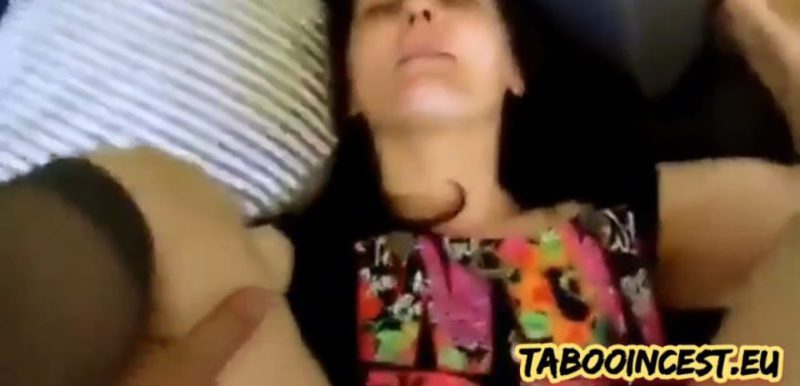 Quick sex with mom and I film her all the incest