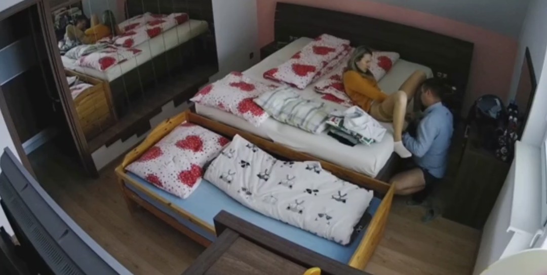 IP camera installed by husband shows how wife cheats on him with her older brother whenever he goes to work
